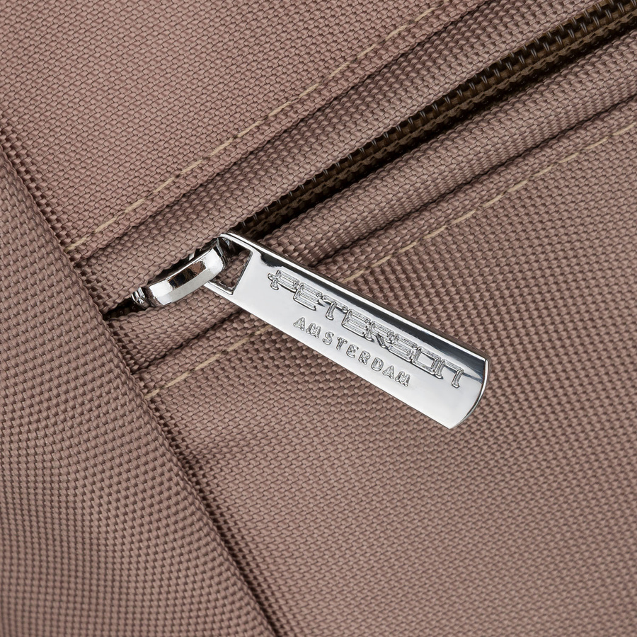 Beżowa shopperka damska na uchwytach i doczepianym pasku, zamykana suwakiem - Peterson