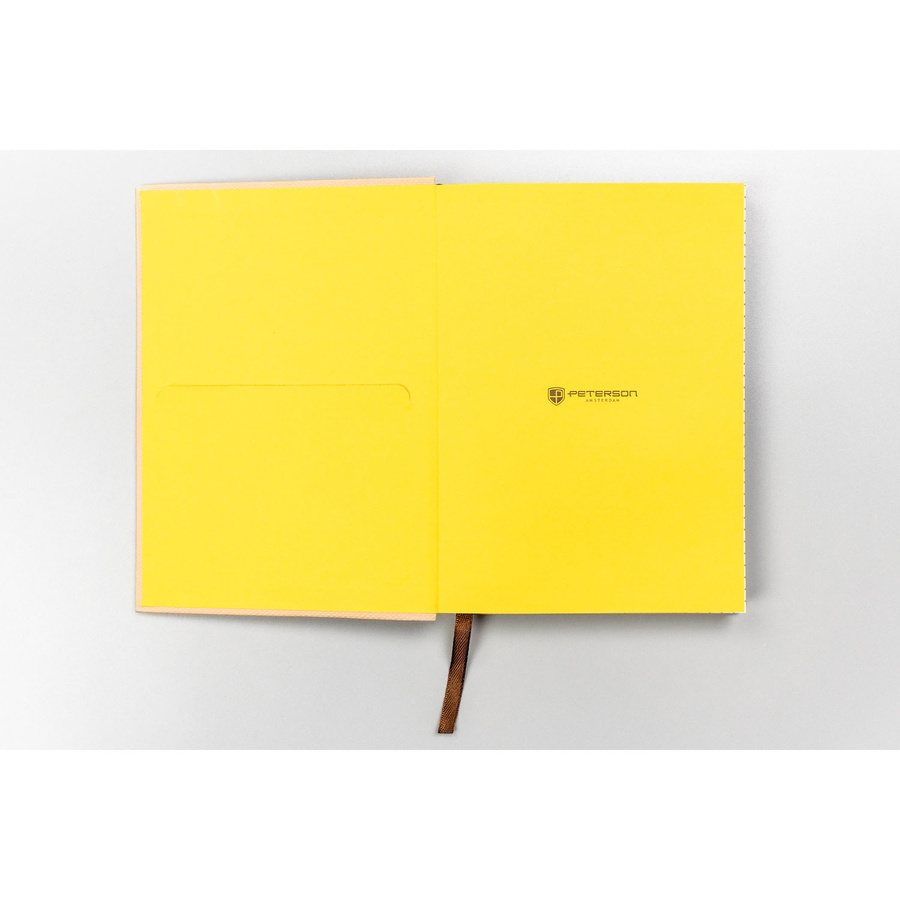 Beżowy notes w twardej oprawie w formacie B6 zadrukowany w kropki - Peterson