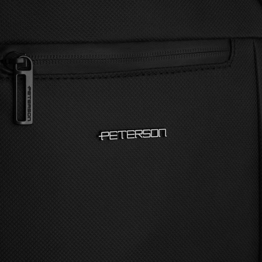 Młodzieżowy, miękki plecak szkolny z poliestru w czarnym kolorze, zawieszony na regulowanych szelkach - Peterson