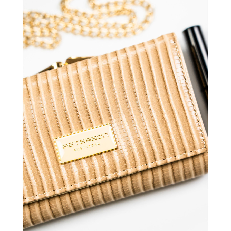 Beżowy portfel damski ze skóry naturalnej i ekologicznej z prążkowaną fakturą - Peterson