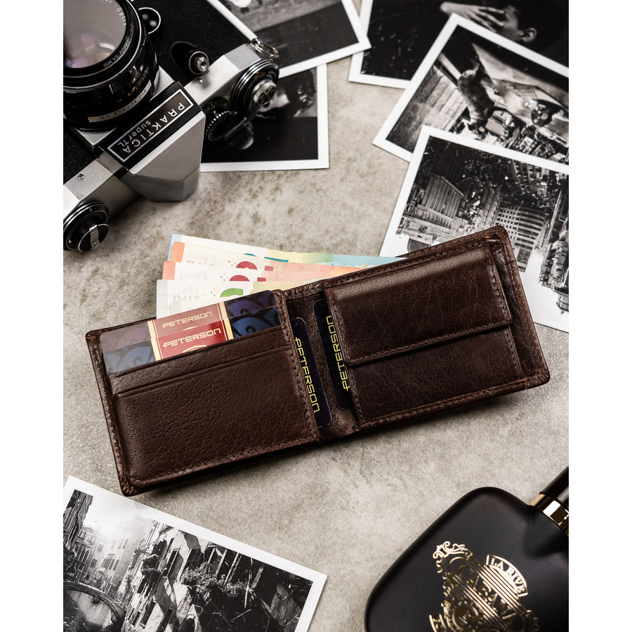 Brązowy portfel męski ze skóry naturalnej wyposażony w system RFID - Peterson