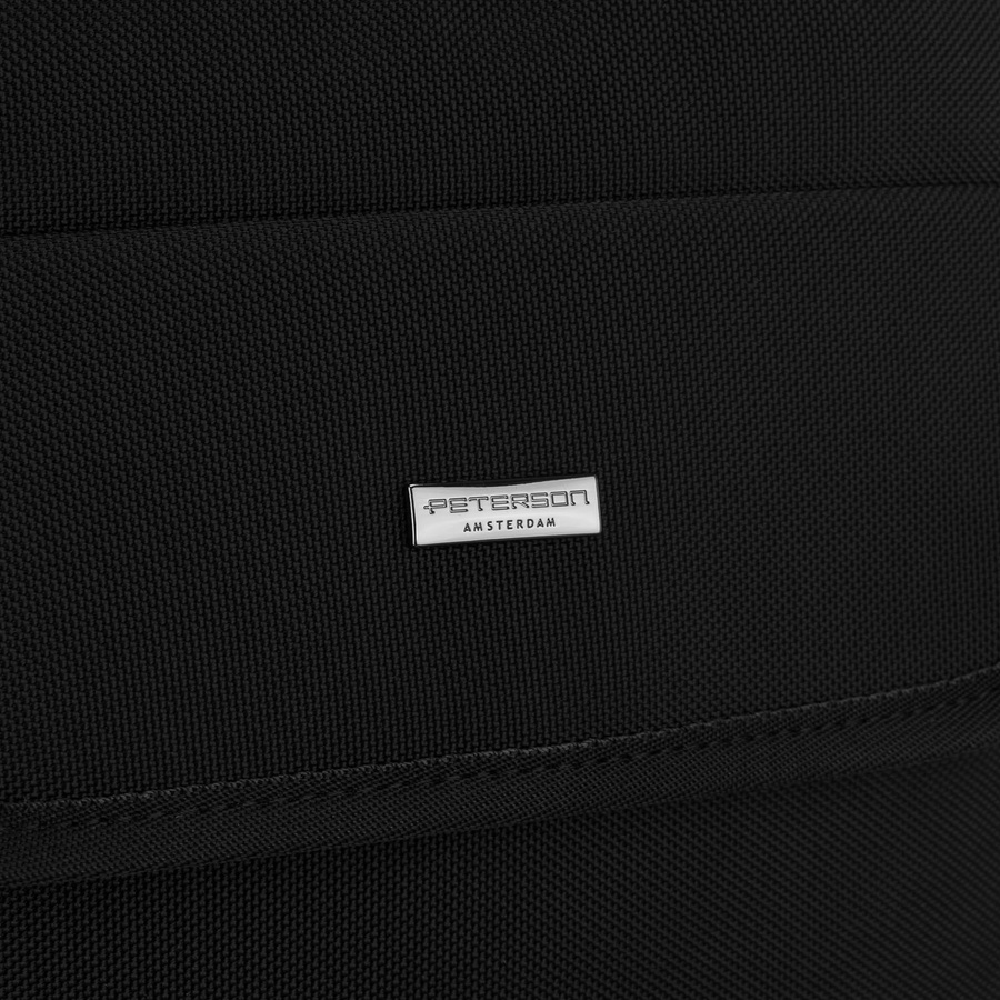 Praktyczna listonoszka z cordury w czarnym kolorze zamykana suwakiem, dwukomorowa - Peterson