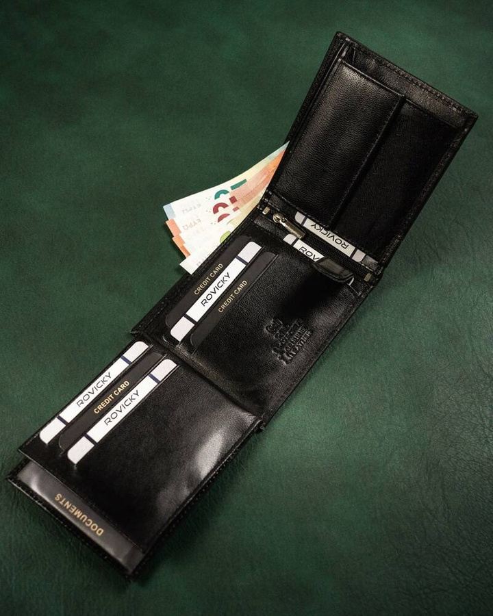 Skórzany portfel męski bez zapięcia zewnętrznego - Rovicky