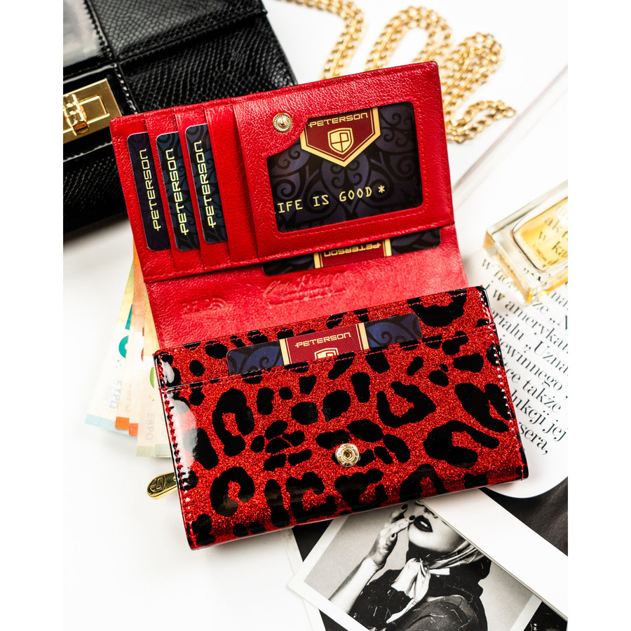 Portfel damski ze skóry ekologicznej i naturalnej w czerwonym kolorze z kieszenią zewnętrzną - Peterson