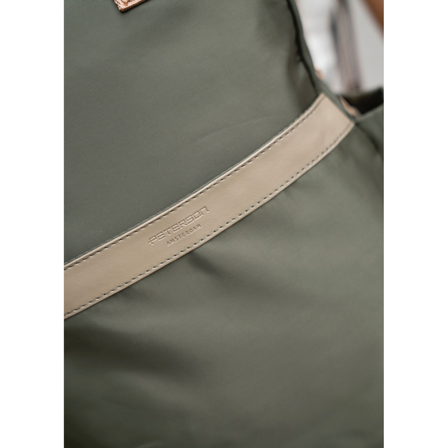 Plecak damski z nylonu w zielonym kolorze zamykany suwakiem - Peterson