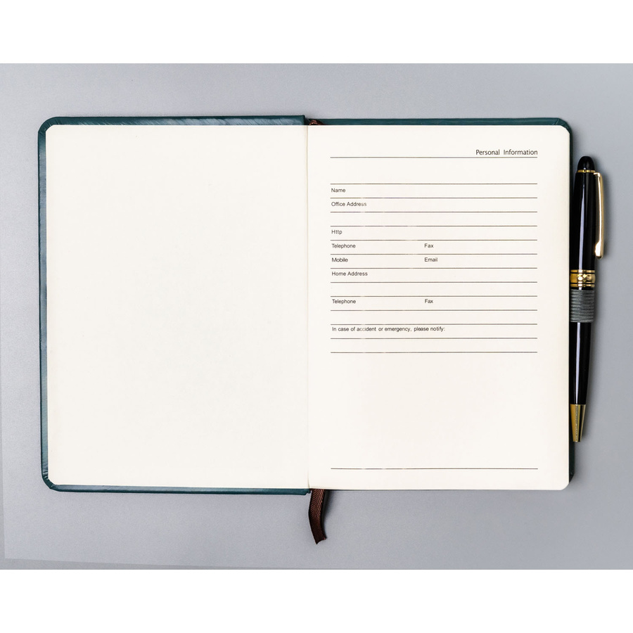 Zielony notes w formacie B6 zadrukowany w linie, wyposażony w pętelkę na długopis - Peterson