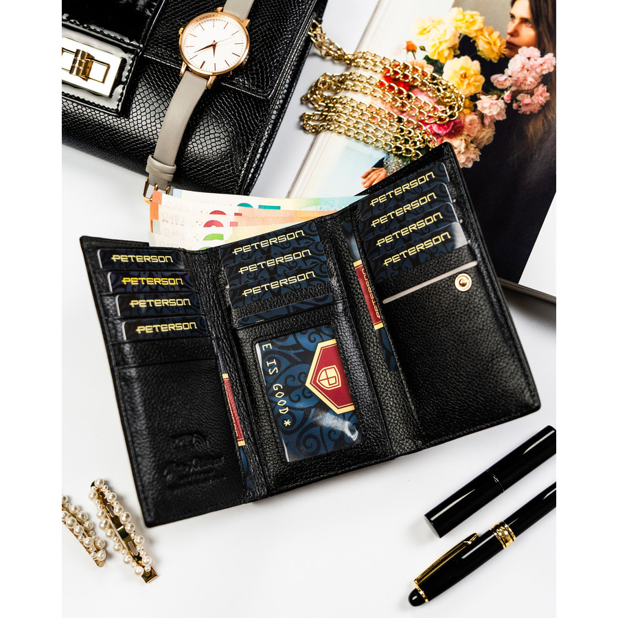 Poziomy, modny portfel damski ze skóry naturalnej i ekologicznej w czarnym kolorze - Peterson