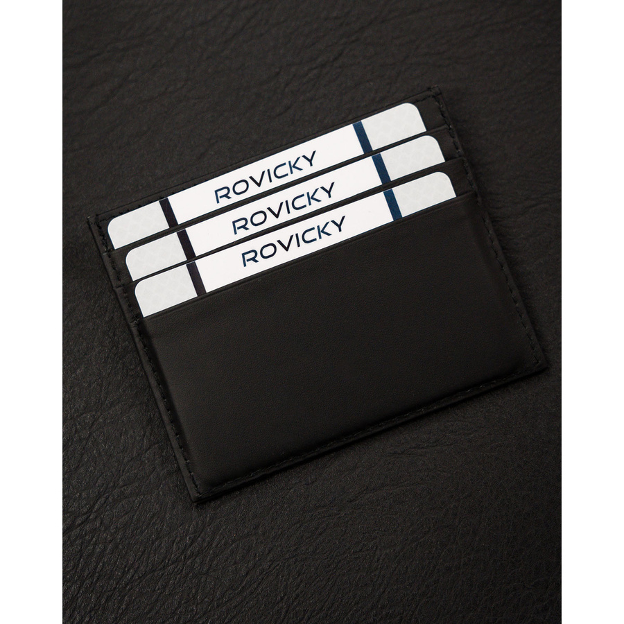 Skórzane etui na karty i dokumenty w czarnym kolorze