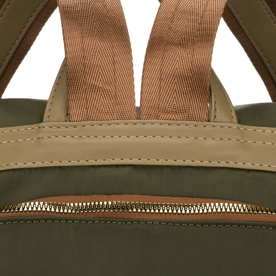 Zielony, miejski plecak damski z nylonu i skóry ekologicznej z doczepianym paskiem - Peterson