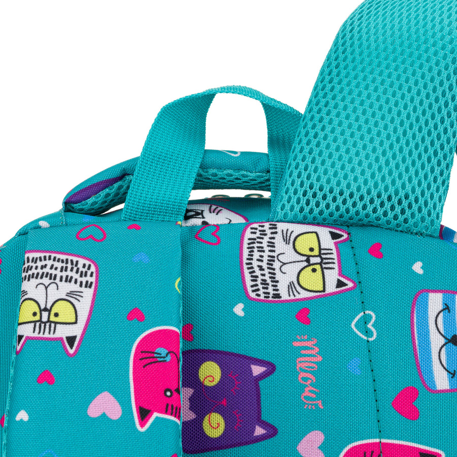 Młodzieżowy plecak szkolny odszyty z poliestru pokryty uroczym wzorem w kotki - Peterson