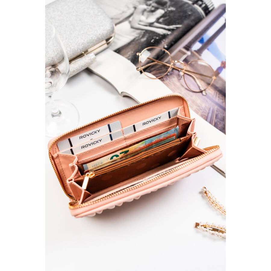 Duży, różowy portfel damski o marszczonej powierzchni ze skóry ekologicznej - Rovicky