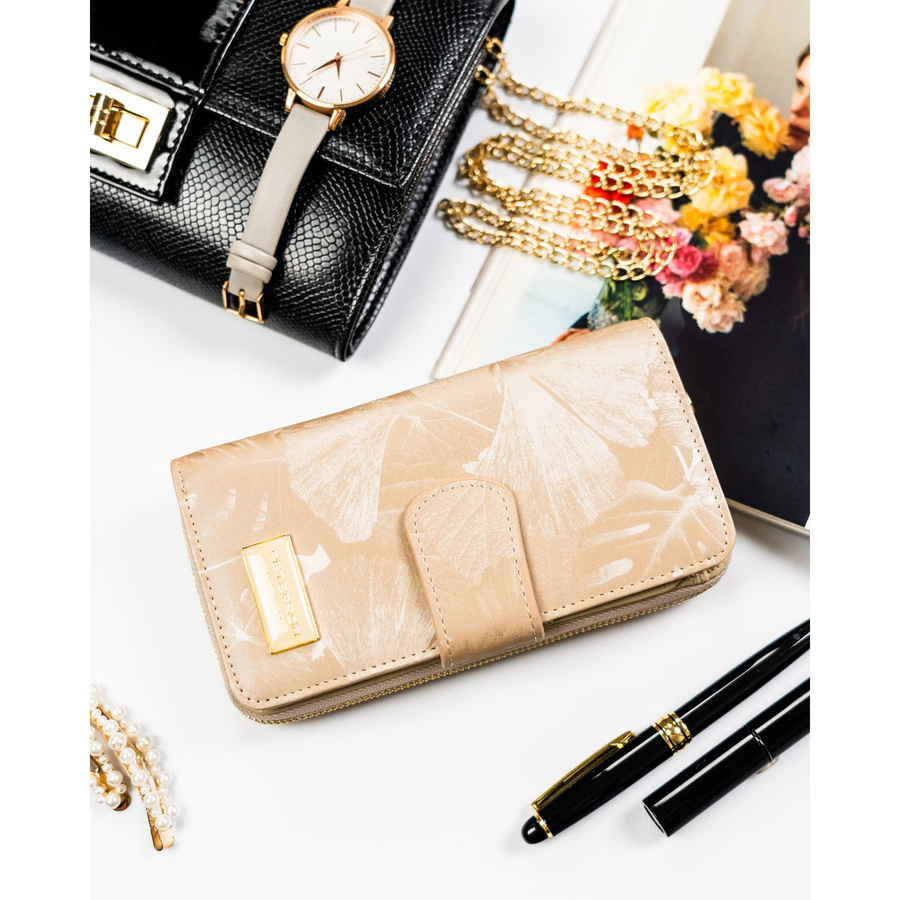 Beżowy portfel w orientacji pionowej wykonany ze skóry naturalnej i ekologicznej - Peterson