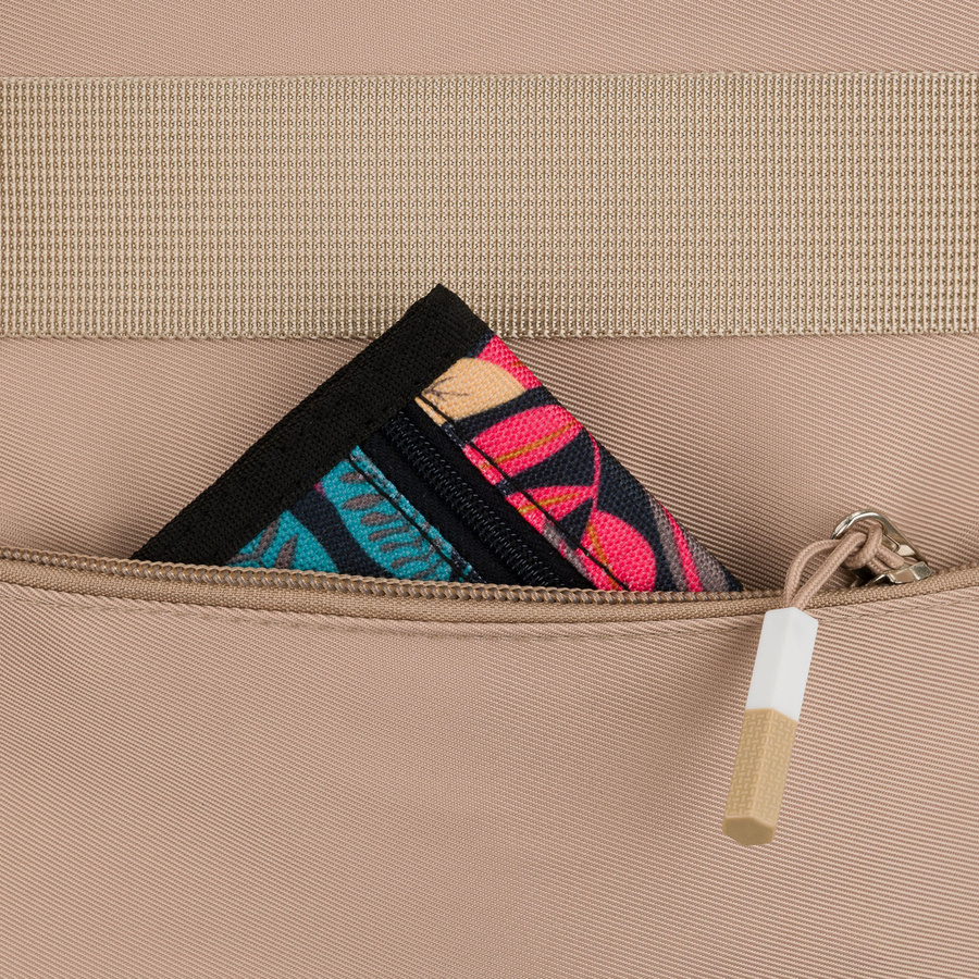 Praktyczny plecak szkolny z poliestru w beżowym kolorze z dodatkową saszetką i miejscem na bidon - Peterson