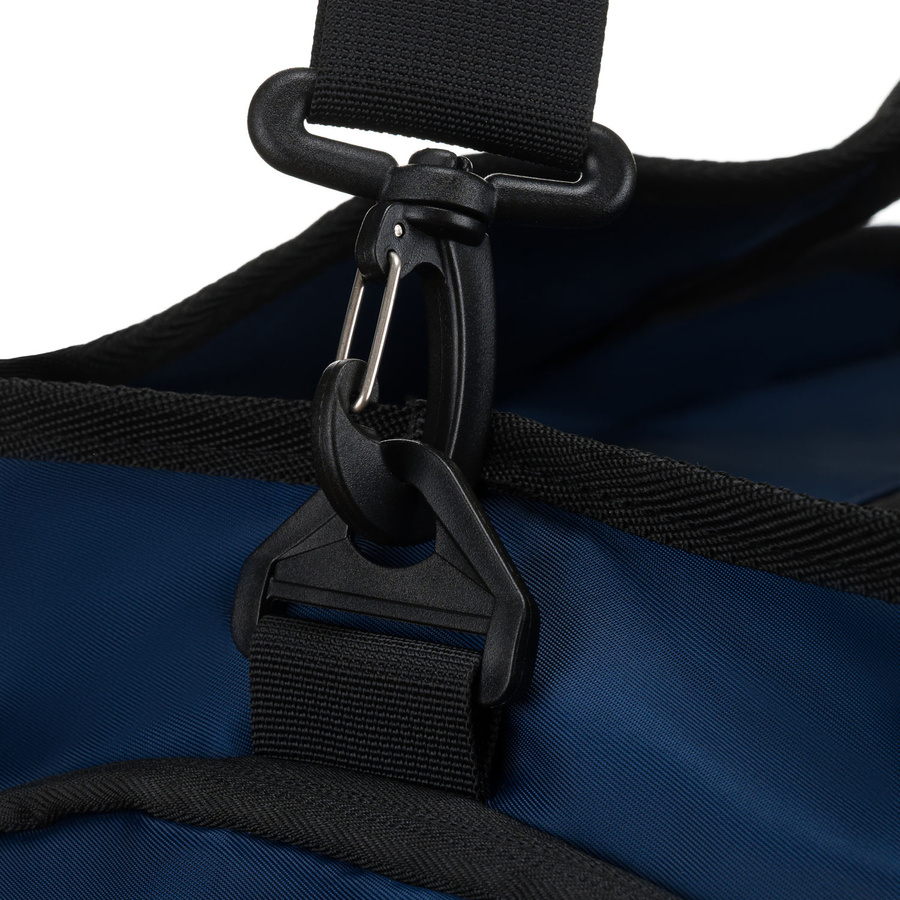 Czarnogranatowa, sportowa torba podróżna na ramię z dopinanym paskiem - Peterson