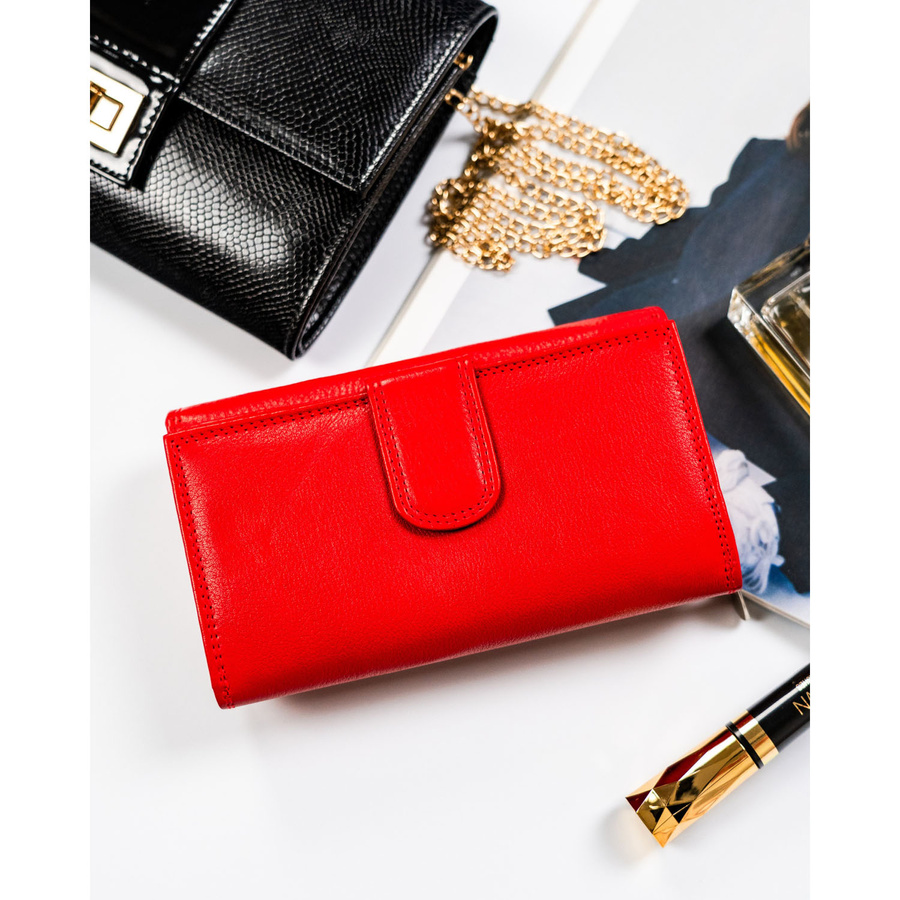 Duży skórzany portfel damski w czerwonym kolorze z wewnętrzną kieszonką na suwak - Rovicky