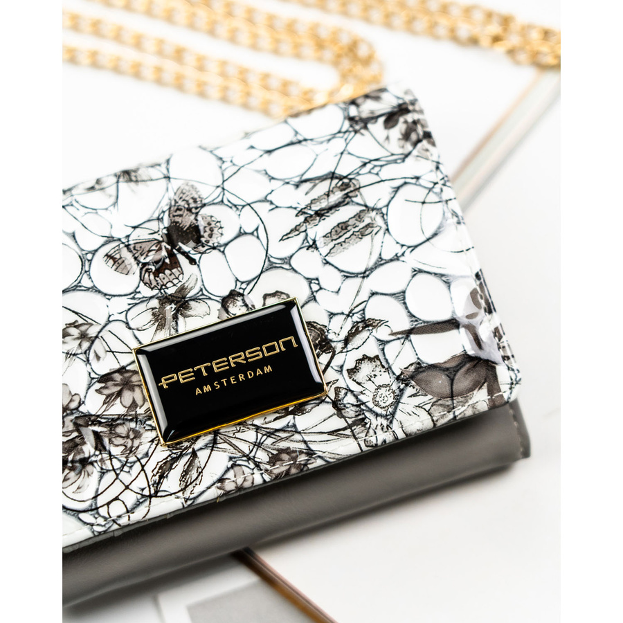 Czarny portfel damski ze skóry naturalnej ozdobiony kwiatowym wzorem - Peterson