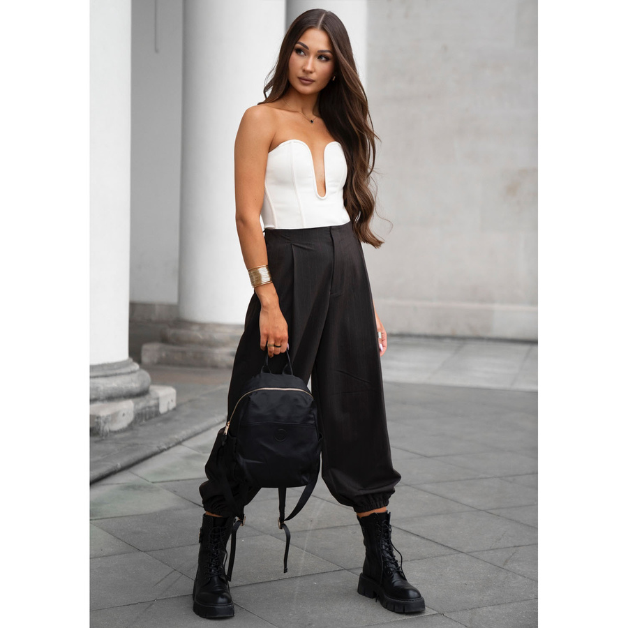 Miejski plecak damski z nylonu i skóry ekologicznej w czarnym kolorze zamykany suwakiem - Peterson