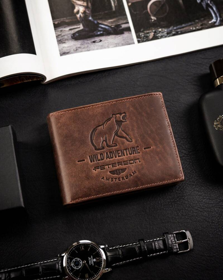 Duży, skórzany portfel męski z ozdobnym tłoczeniem - Peterson