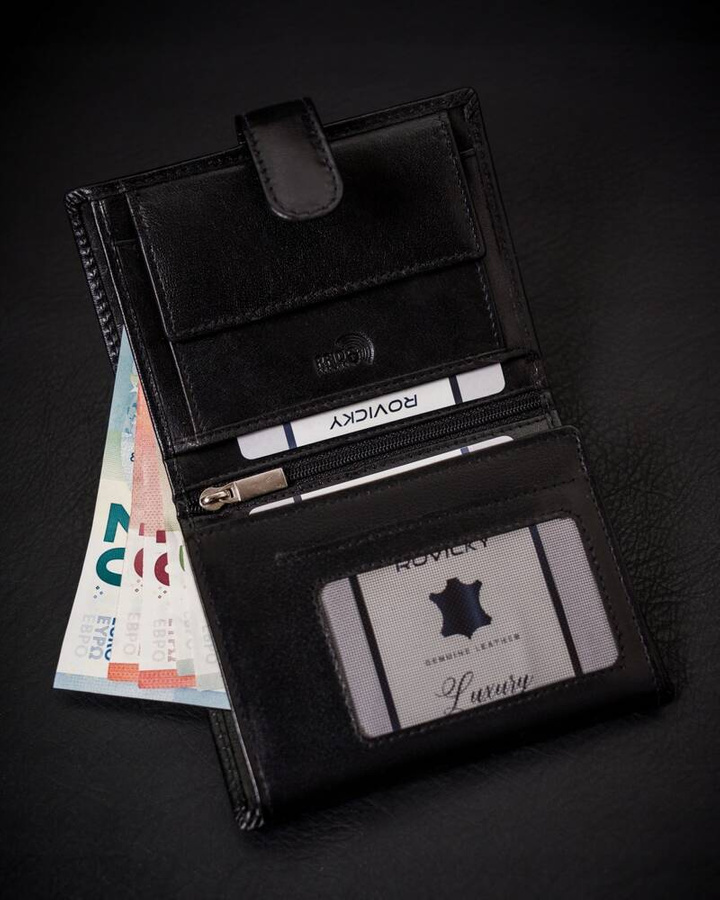 Portfel męski wyposażony w system RFID wykonany ze skóry naturalnej - Rovicky