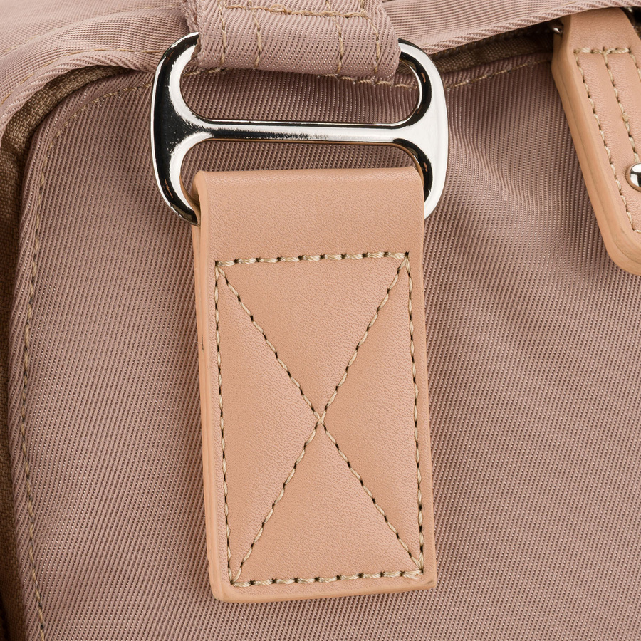 Beżowy, duży plecak damski wykonany z poliestru i skóry ekologicznej - Peterson