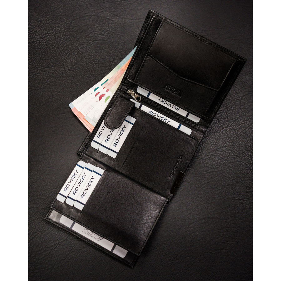 Czarny, pionowy portfel męski ze skóry naturalnej bez zapięcia zewnętrznego - Ronaldo