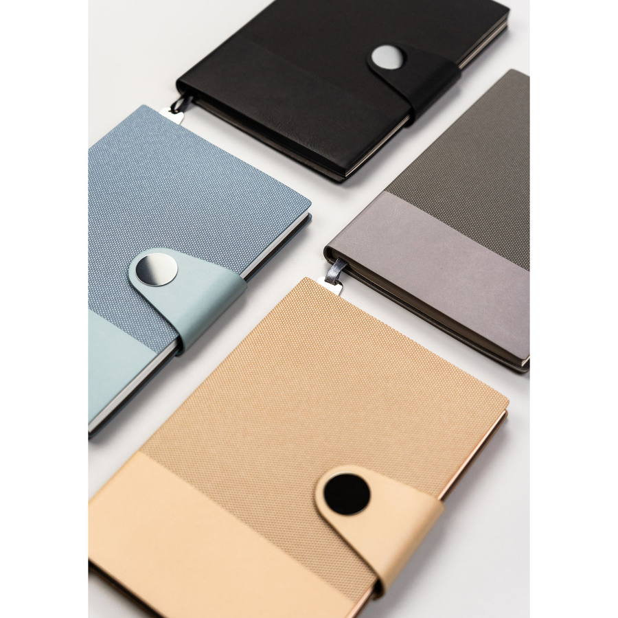 Beżowy notes w formacie A5 zadrukowany w linie - Peterson