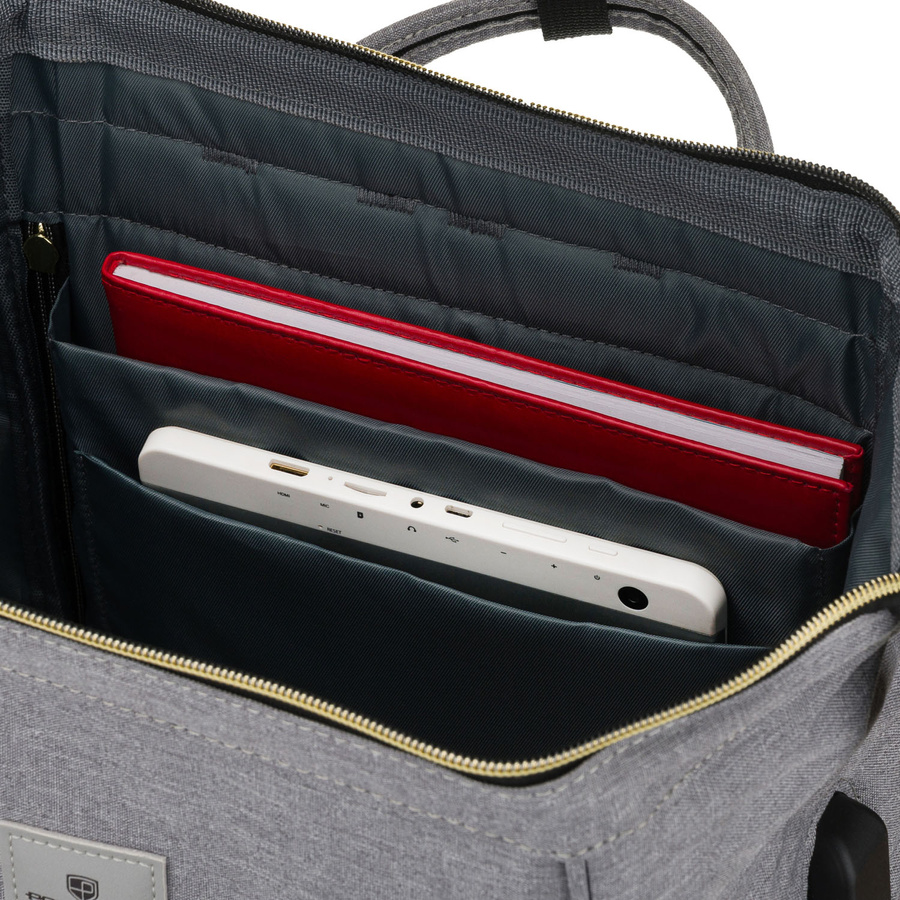 Plecak damski z poliestru w szarym kolorze zamykany bezpiecznym suwakiem - Peterson