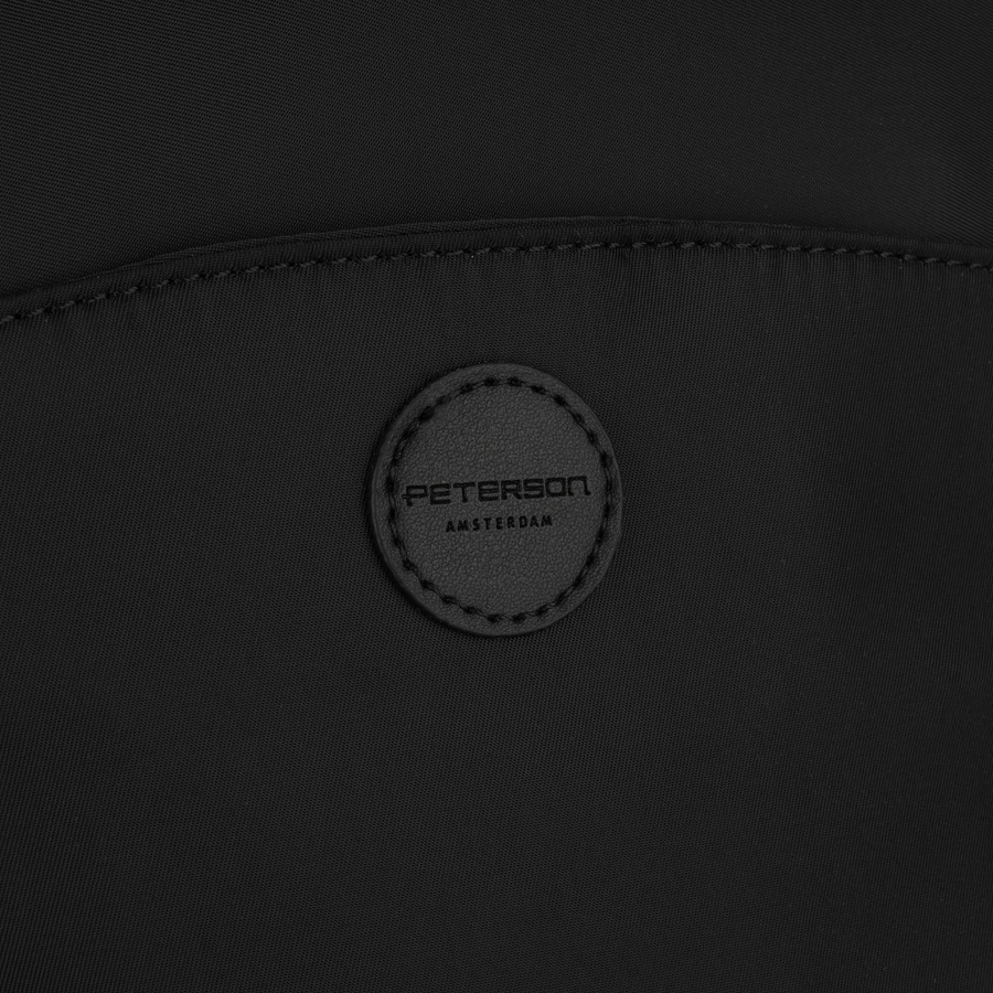 Miejski plecak damski z nylonu i skóry ekologicznej w czarnym kolorze zamykany suwakiem - Peterson