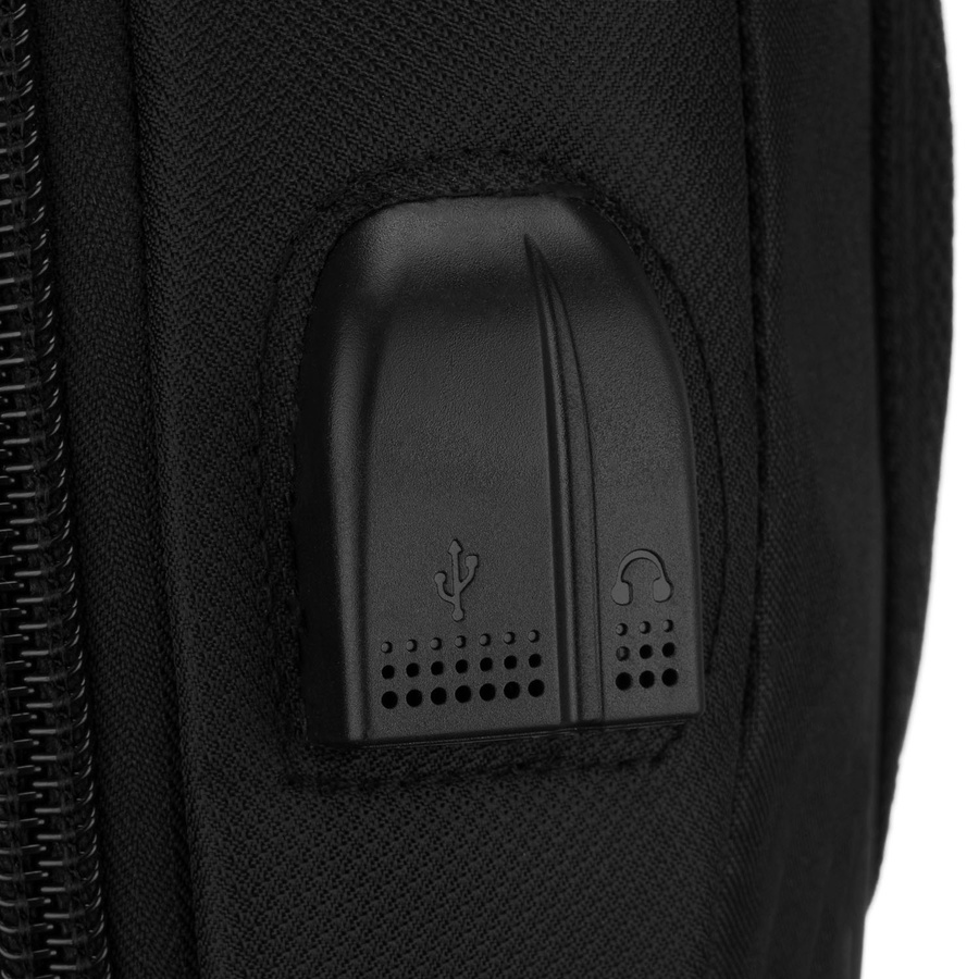 Młodzieżowy, miękki plecak szkolny z poliestru w czarnym kolorze, zawieszony na regulowanych szelkach - Peterson