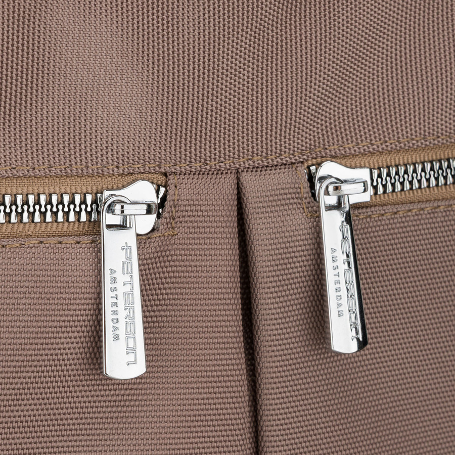 Jednokomorowa, beżowa shopperka damska zamykana suwakiem - Peterson