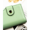 Zielony portfel damski ze skóry ekologicznej zamykany na suwak i zatrzask - Peterson