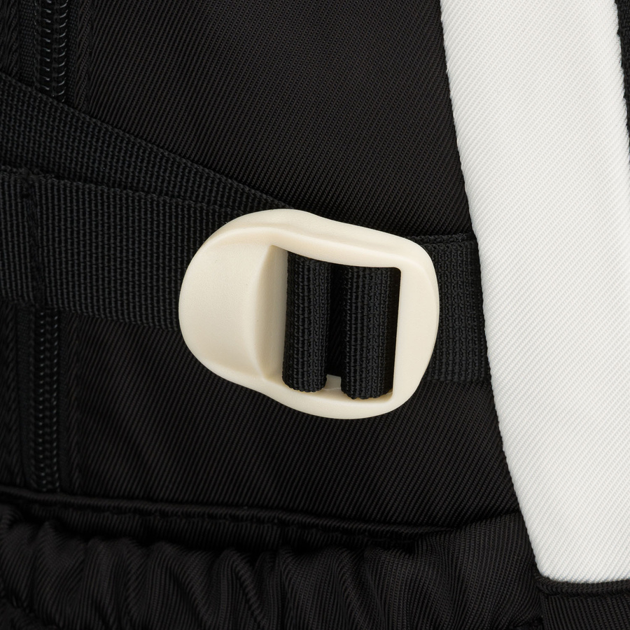 Młodzieżowy plecak szkolny z poliestru w czarnym kolorze z przegrodą na laptopa, odporny na wilgoć - Peterson