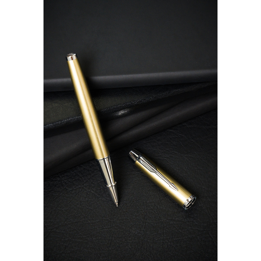 Oliwkowy długopis metalowy z czarnym wkładem - Peterson