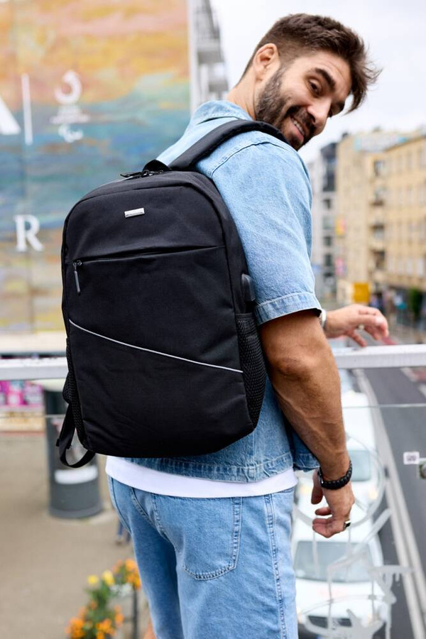 Duży, męski plecak na laptopa z portem USB - Peterson