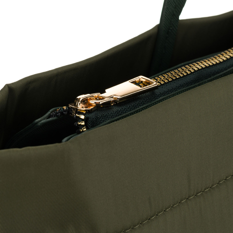 Zielona shopperka damska z nylonu, jednokomorowa z doczepianym, regulowanym paskiem - Peterson