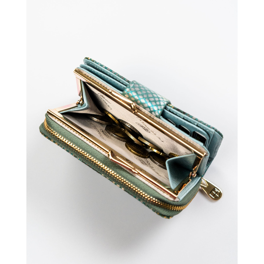 Średni portfel damski ze skóry naturalnej wyposażony w orientacji pionowej zamykany zatrzaskiem, biglem i suwakiem - Peterson