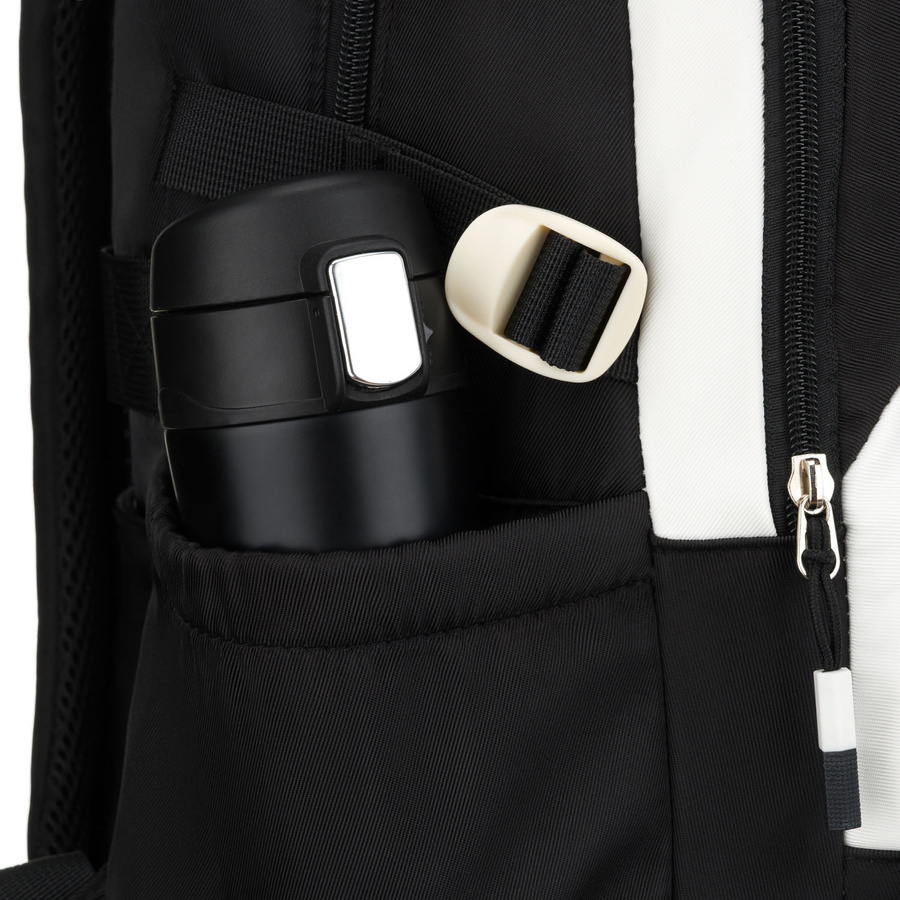 Młodzieżowy plecak szkolny z poliestru w czarnym kolorze z przegrodą na laptopa, odporny na wilgoć - Peterson