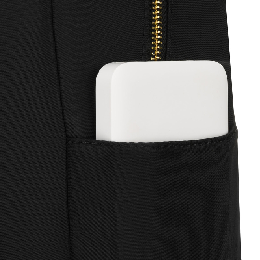 Miejski plecak damski z nylonu i skóry ekologicznej w czarnym kolorze zamykany suwakiem - Peterson