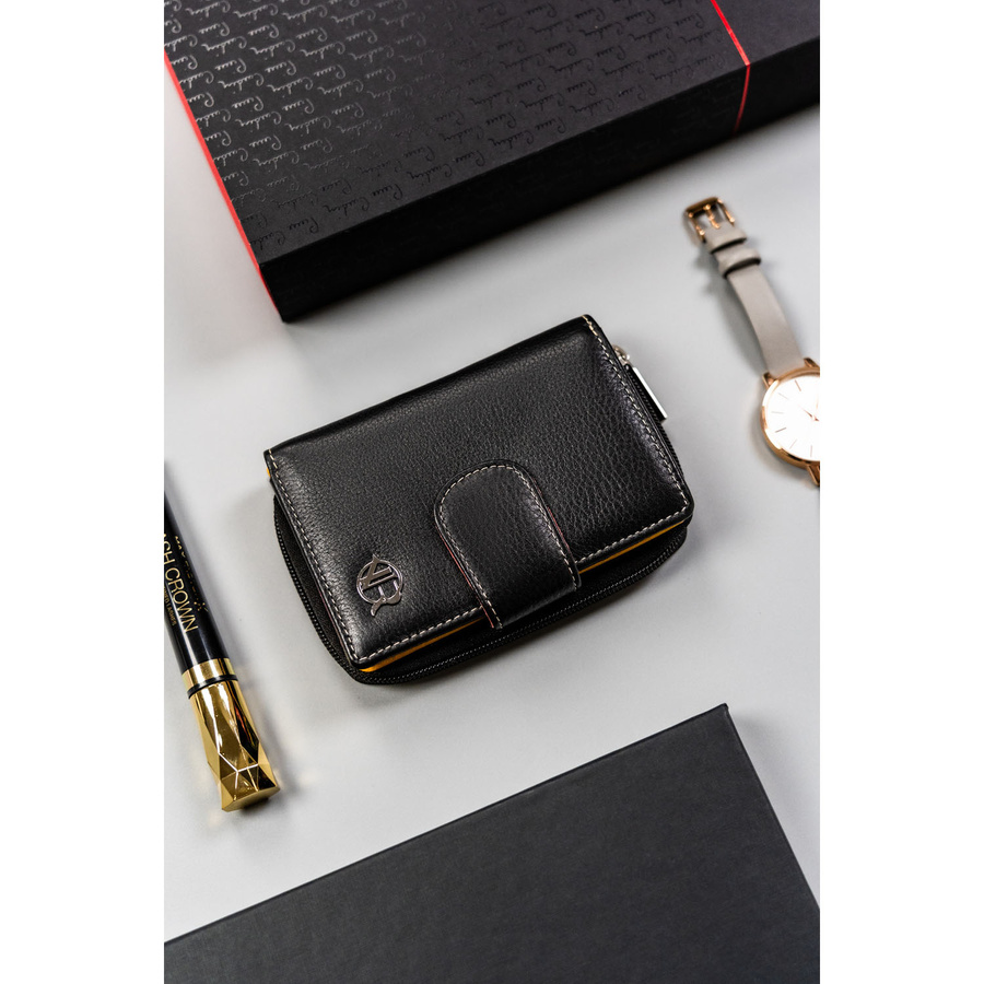 Stylowy, czarny, skórzany portfel damski na zatrzask i suwak - Rovicky