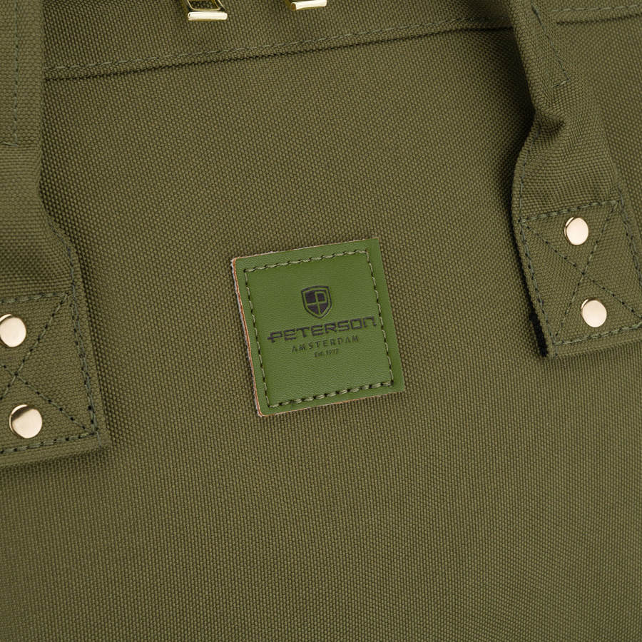 Zielony plecak damski z poliestru z miejscem na laptopa, zawieszony na regulowanych szelkach - Peterson