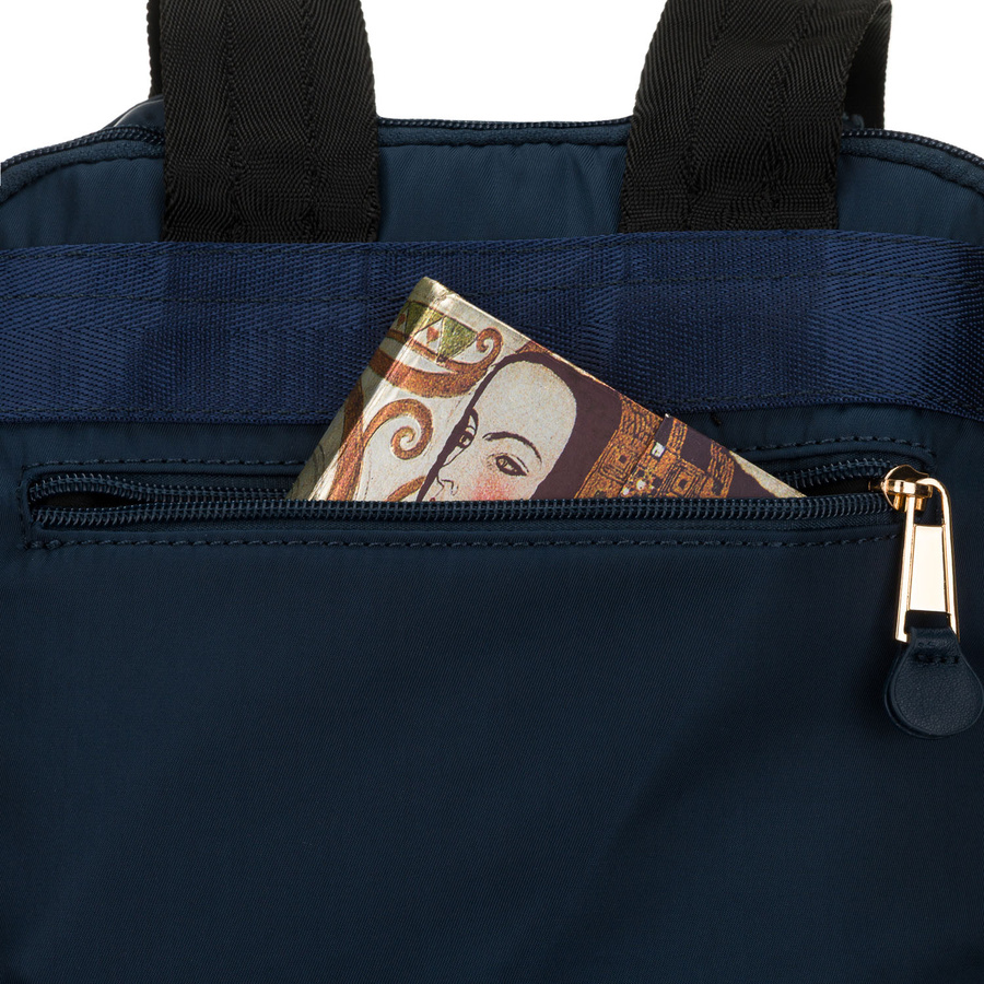 Nylonowy plecak damski w granatowym kolorze z uchwytem do mocowania na walizce - Peterson