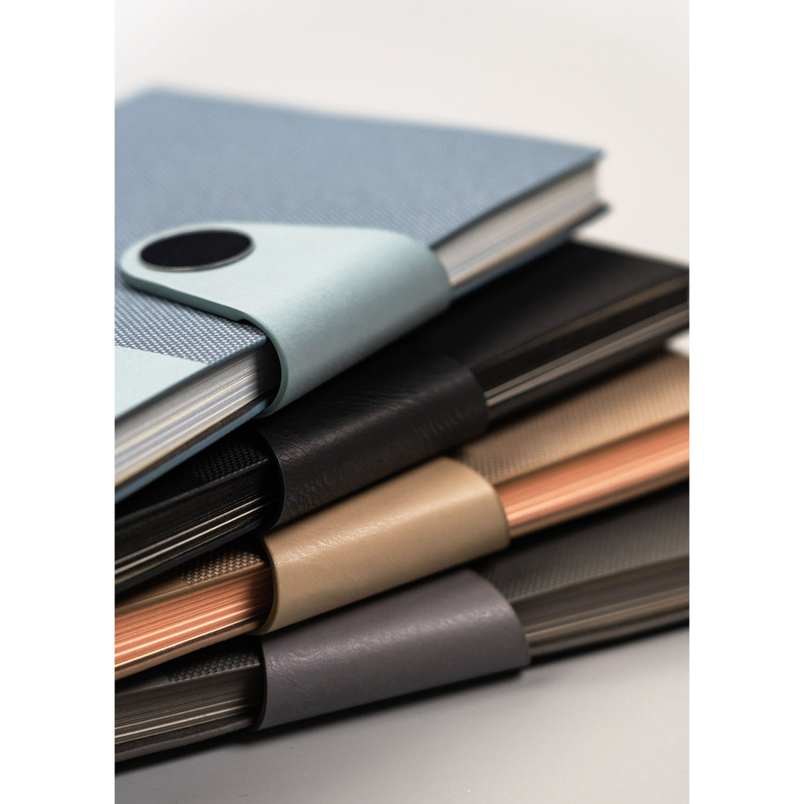 Czarny notatnik w formacie A5 z magnetycznym zapięciem - Peterson