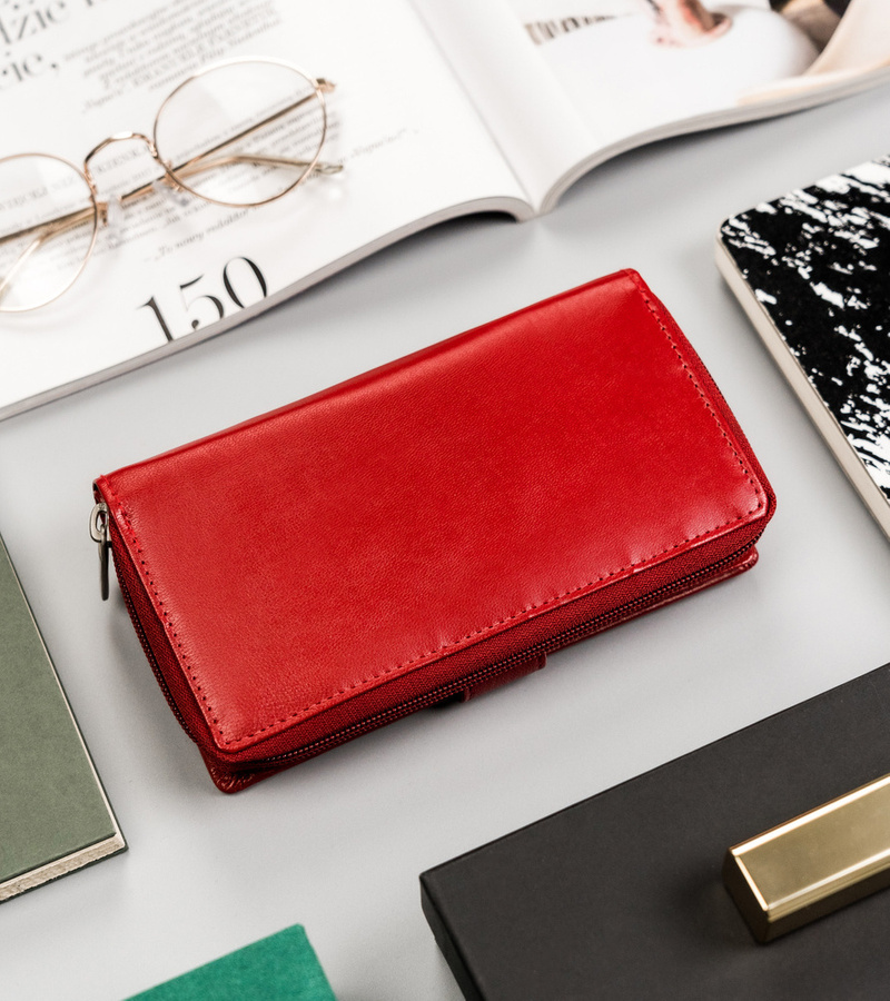 Pionowy portfel damski ze skóry naturalnej - Peterson