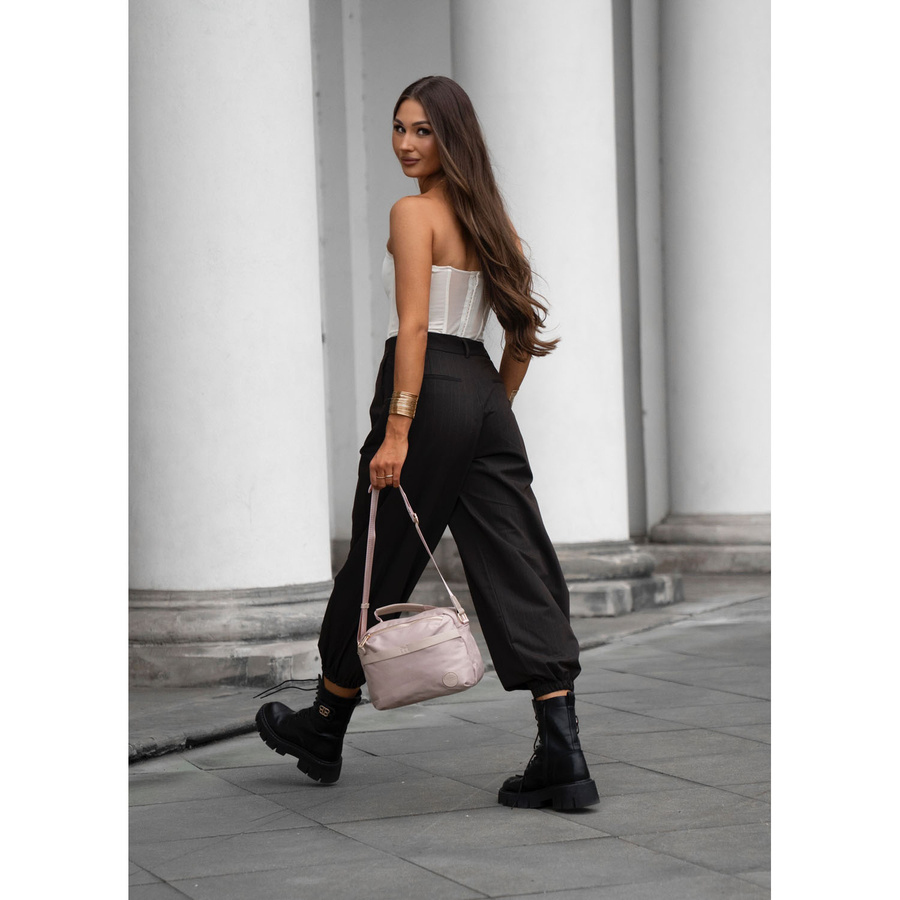 Różowa listonoszka damska z nylonu zamykana suwakiem - Peterson