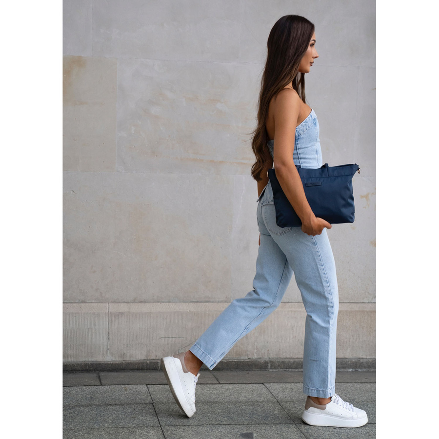 Shopperka damska w granatowym kolorze zamykana klipsem magnetycznym - Peterson