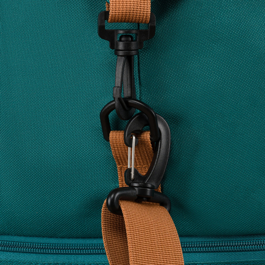 Turkusowa torba weekendowa wykonana z poliestru i zamykana suwakiem - Peterson