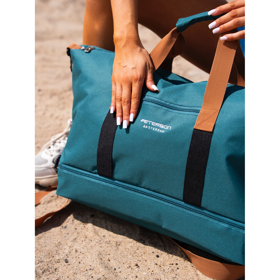 Turkusowa torba weekendowa wykonana z poliestru i zamykana suwakiem - Peterson