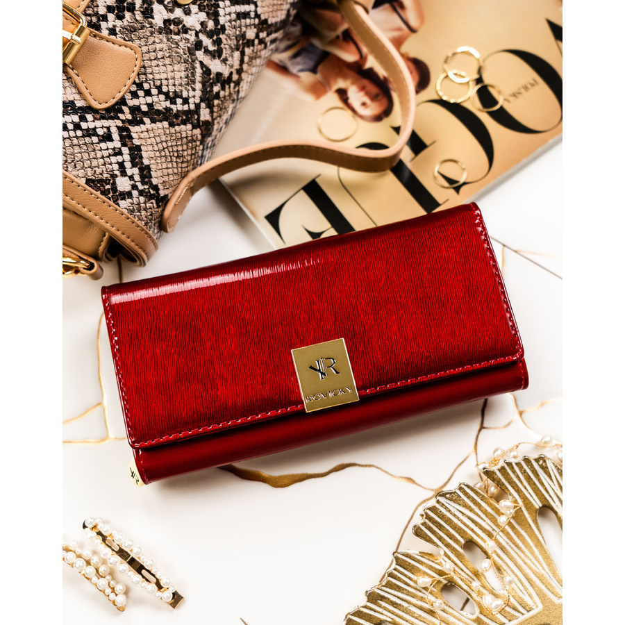 Skórzany, duży portfel damski w czerwonym kolorze zamykany na zatrzask - Rovicky