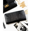 Lakierowany portfel w typie piórnika ze skóry naturalnej w czarnym kolorze zamykany na suwak - Rovicky