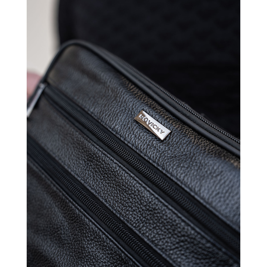 Skórzana saszetka męska w czarnym kolorze z kieszeniami zewnętrznymi - Rovicky